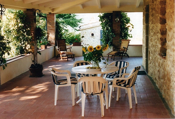 Terrasse mit Zugang zu Kche und Wohnzimmer