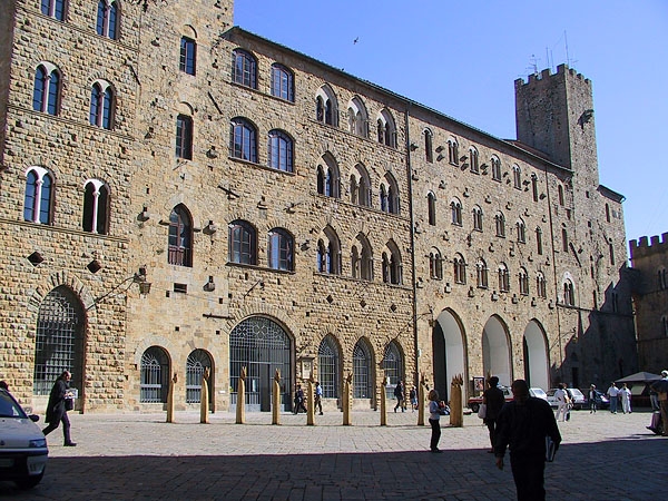 Piazza in Volterra